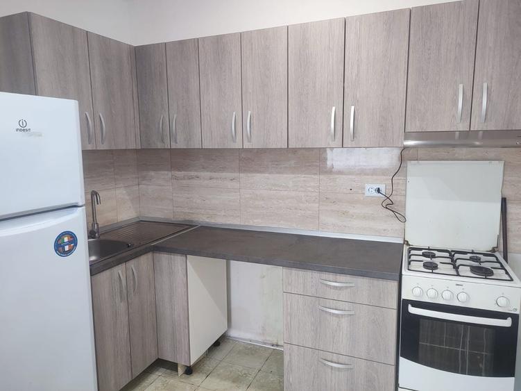 Apartament cu 2 camere decomandat în Florești