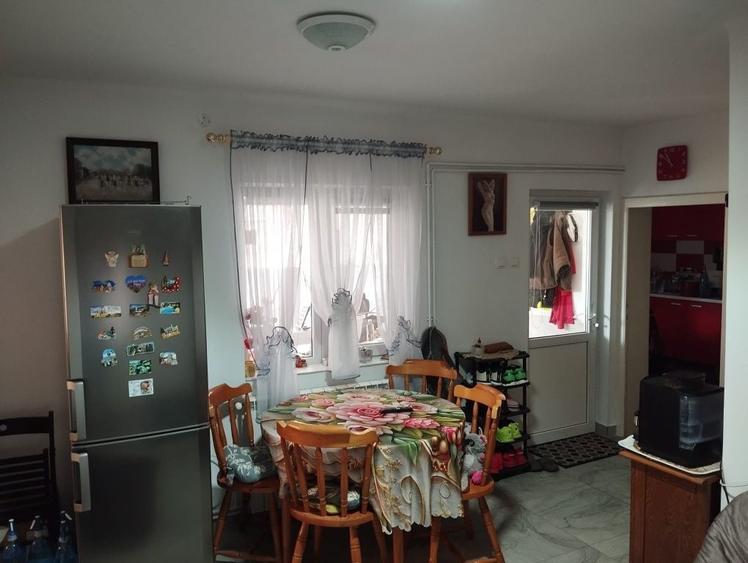 BREBU!!! Vand casa intr-un loc minunat si linistit - 15