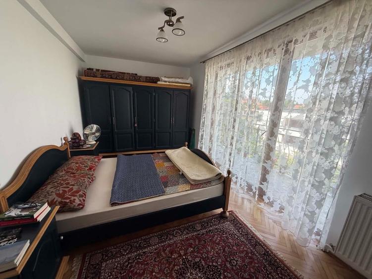 Apartament cu 3 camere semidecomandat în Andrei Mureșanu