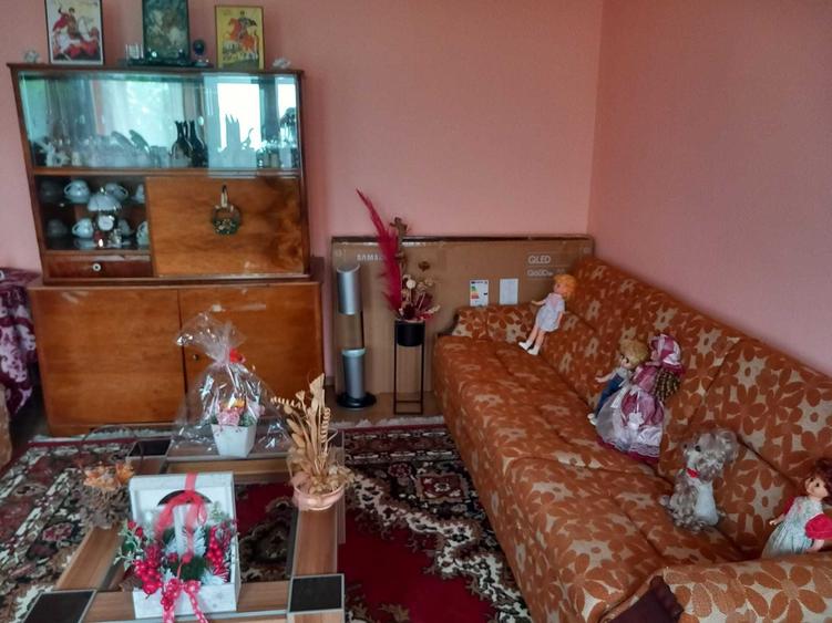 Casă cu 4 camere în Ghizdaru
