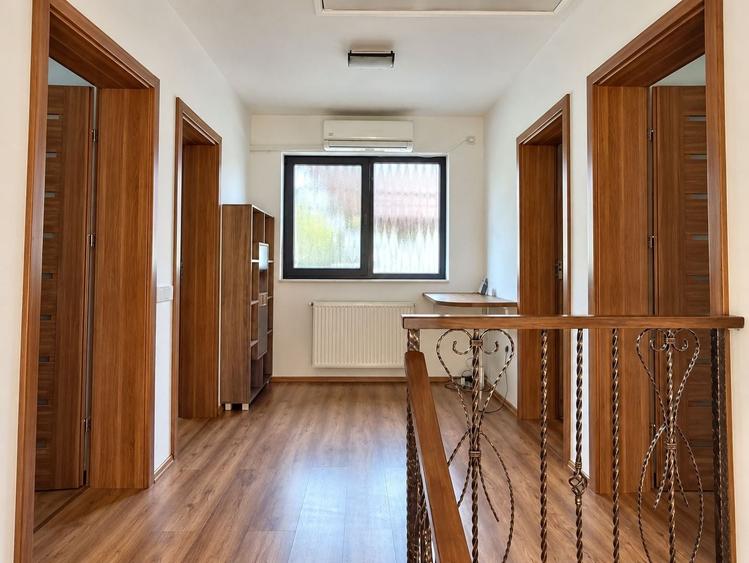 Duplex cu 4 camere cu Teren 200 Mp în Florești