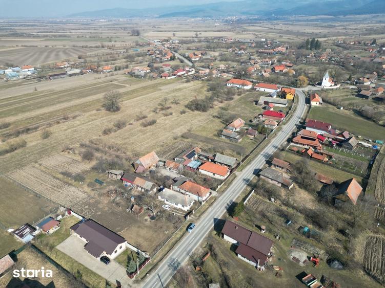 Casă cu 4 camere cu Teren 1527 Mp în Brateș