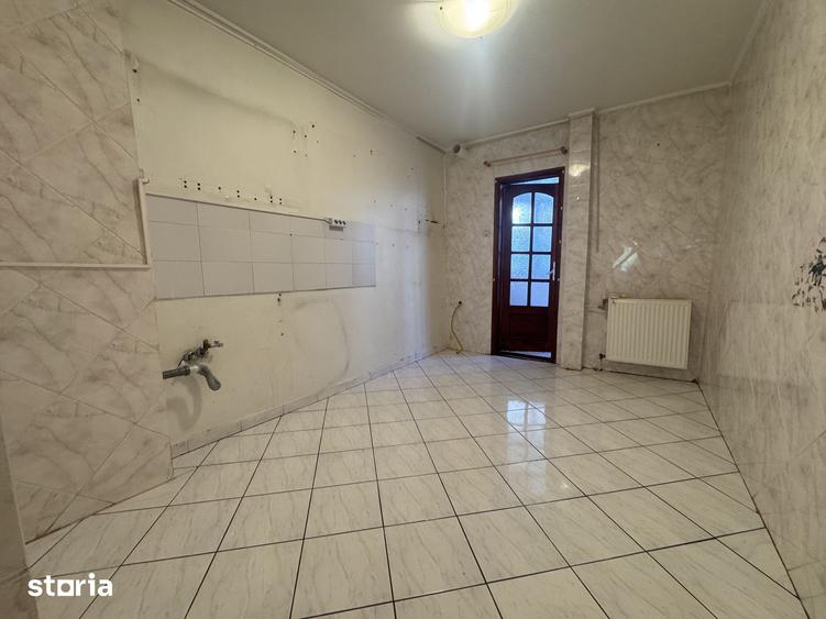 Apartament cu 3 camere decomandat în Tătărași