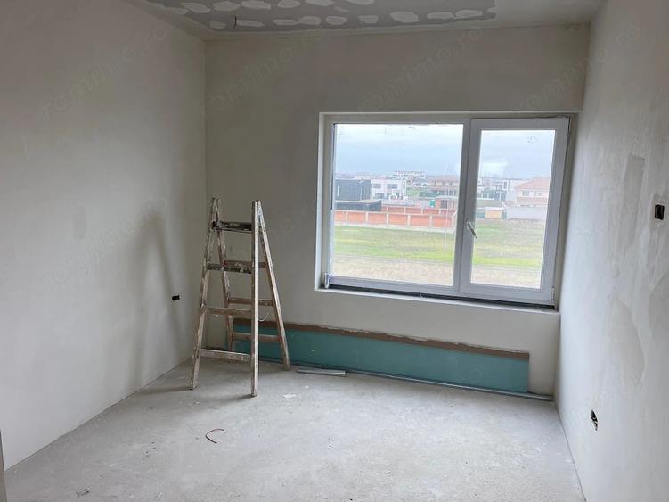 Apartament cu 3 camere decomandat în Torontalului