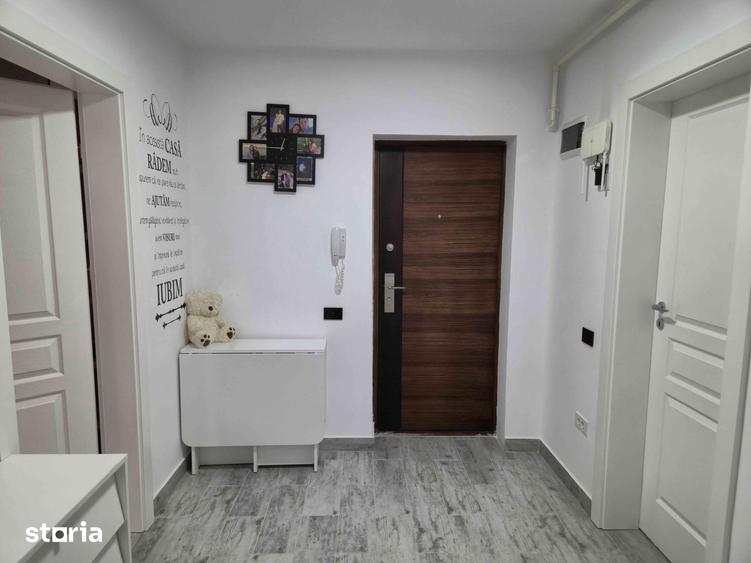Apartament cu 2 camere, mobilat în Central — fotografia 1