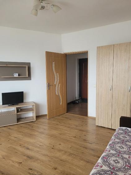 Apartament cu 2 camere decomandat în Aeroport