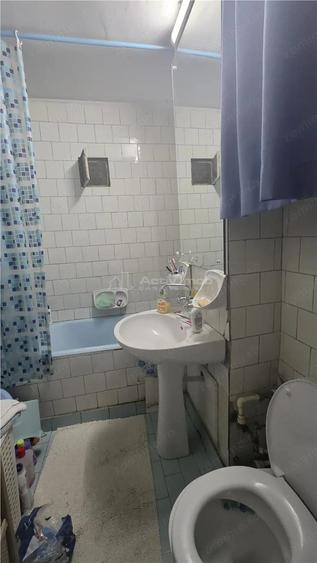 Apartament cu 4 camere decomandat în 1 Mai