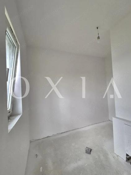 AX1046 Giroc, Zona Esso, 1/2 Duplex Cu 5 Camere - 6