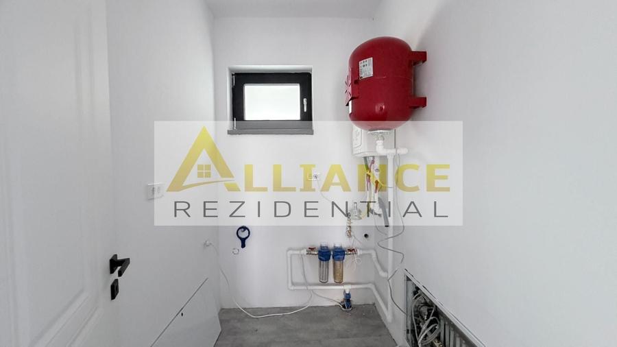 Casă individuală cu 4 camere cu Canalizare în Berceni