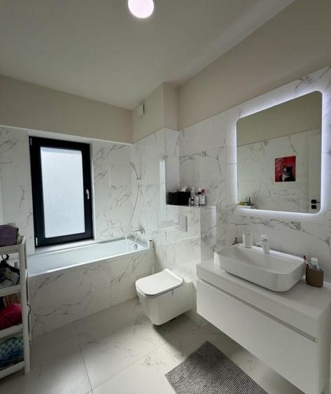 Apartament cu 3 camere semidecomandat, mobilat în Pipera