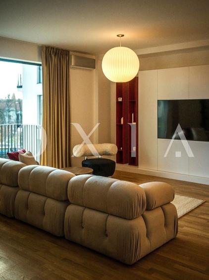 Apartament cu 3 camere semidecomandat, mobilat în Central