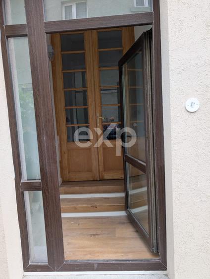 Apartament cu 5 camere decomandat în Barbu Văcărescu