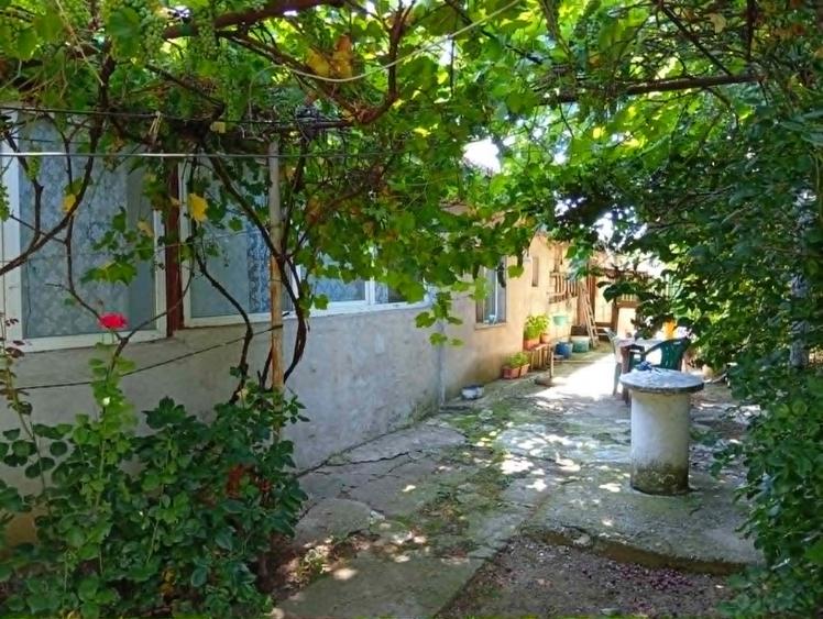Casă cu 3 camere cu Teren 857 Mp în Ghimpați