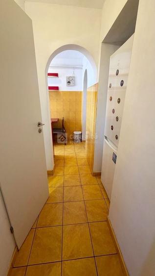 Apartament cu 2 camere decomandat, mobilat în Podul de Piatră