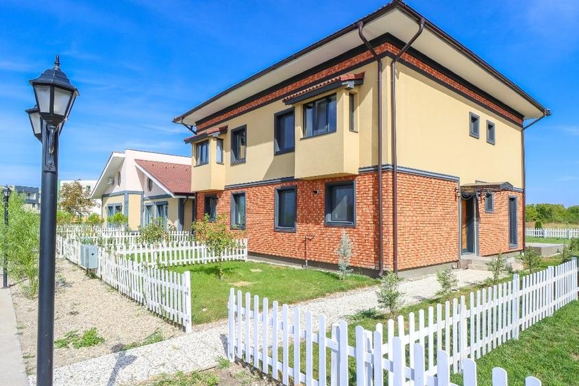Duplex cu 4 camere cu Teren 342 Mp în Central