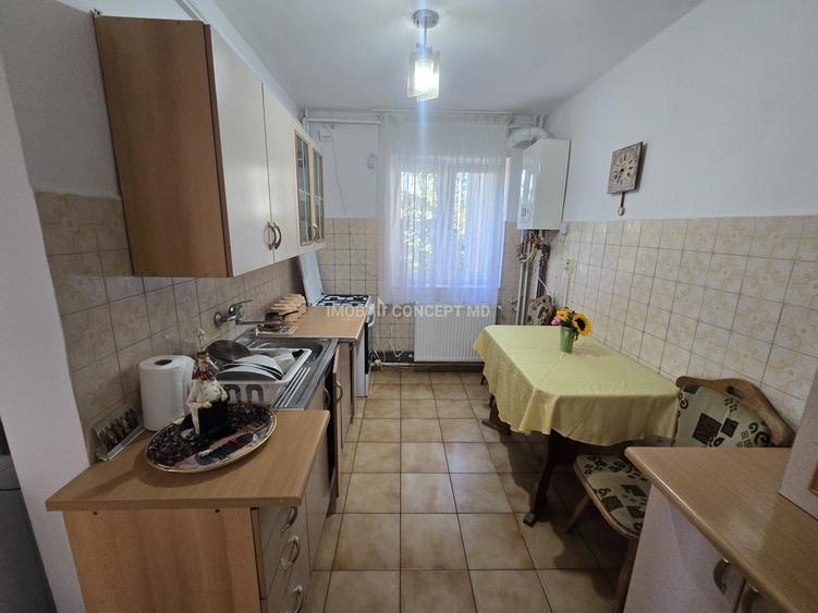 Apartament cu 2 camere circular, mobilat în Vest