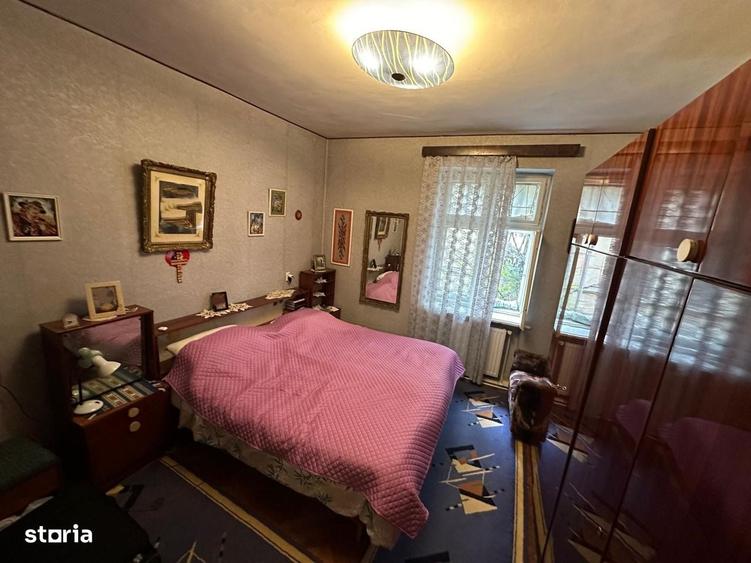 Apartament cu 3 camere semidecomandat în Albești