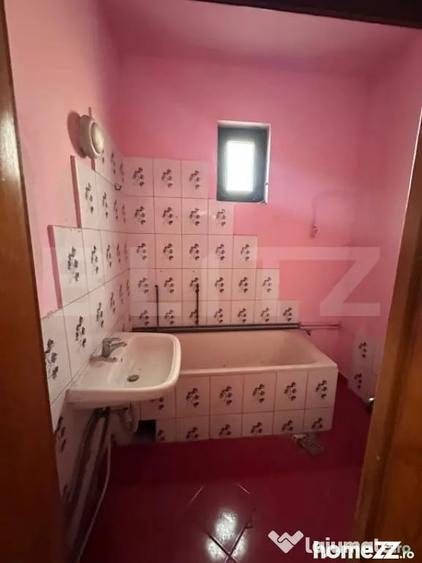 Casă cu 10 camere cu Teren 1200 Mp în Rădăuți