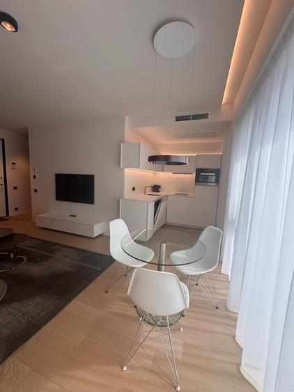Apartament cu 2 camere semidecomandat în Aviației