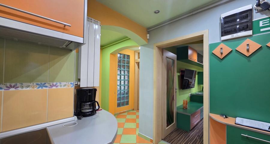 Apartament cu 4 camere decomandat, mobilat în Complex Studențesc