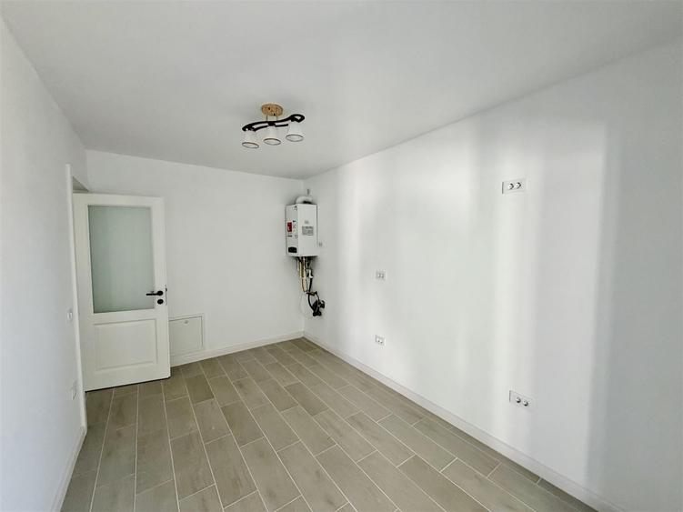 Casă cu 4 camere decomandat cu Teren 500 Mp în Bârnova