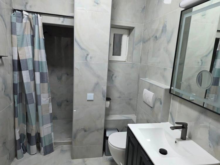 Apartament cu 4 camere decomandat, mobilat în Ștefan cel Mare