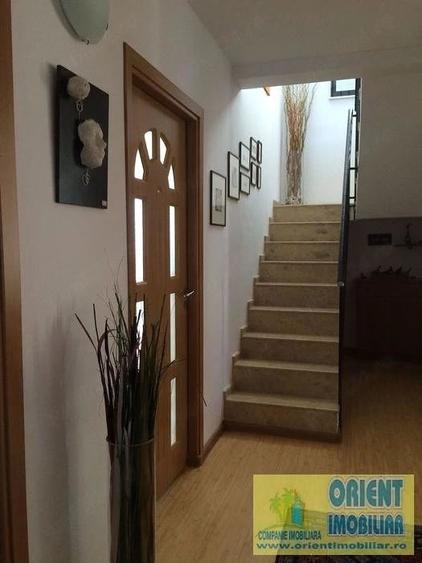 Casă cu 5 camere cu Teren 180 Mp în Central