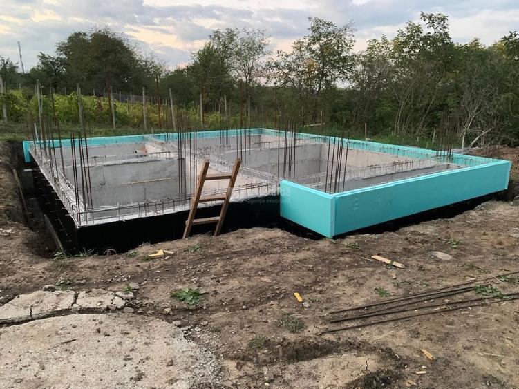 Casă individuală cu 5 camere cu Canalizare în Păcurari