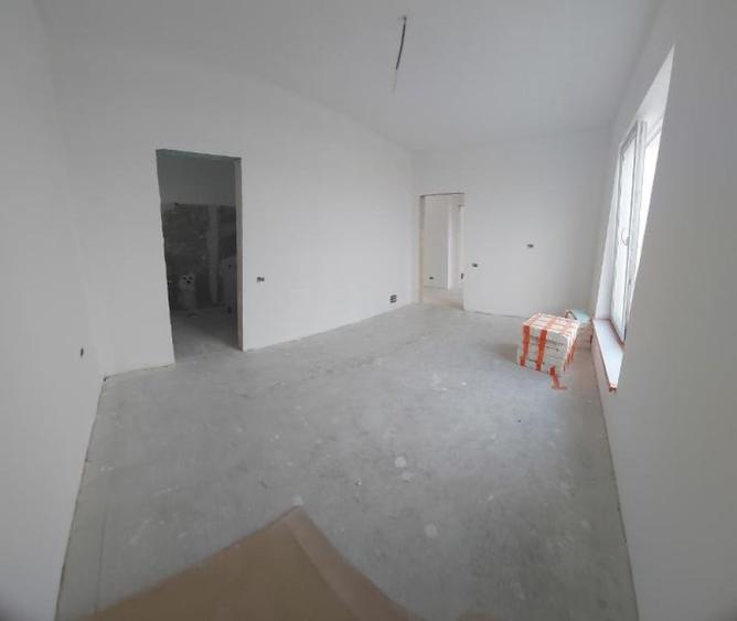 Casă cu 4 camere cu Teren 400 Mp în Vârteju