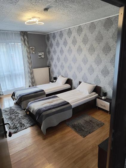 Casă cu 4 camere cu Teren 500 Mp în Central