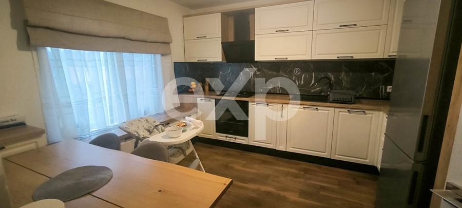 Casă individuală cu 5 camere cu Teren 1060 Mp în Exterior Vest