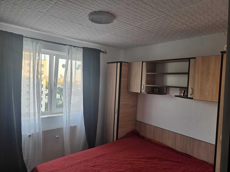 Apartament cu 2 camere decomandat în Tei
