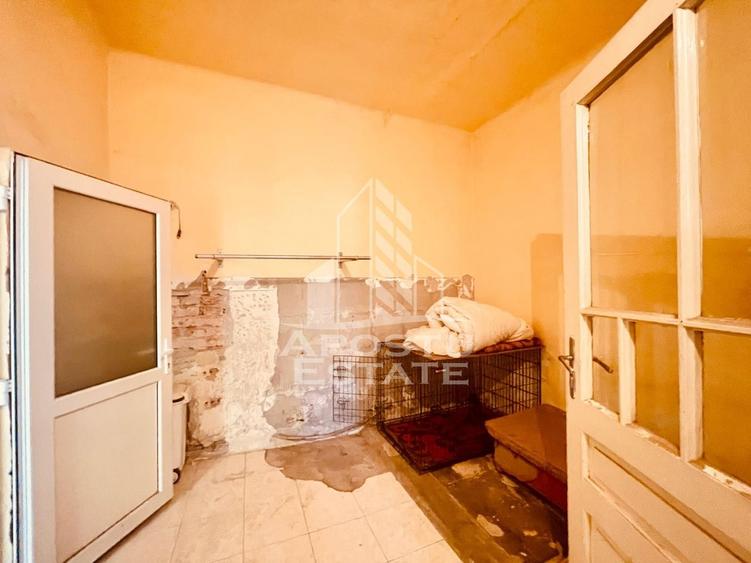 Casă individuală cu 5 camere cu Canalizare în Funcționarilor