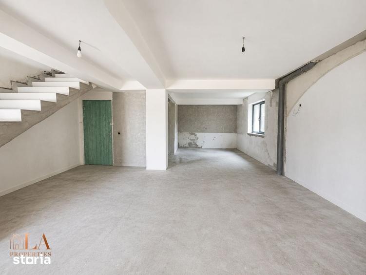 Casă cu 6 camere cu Teren 400 Mp în Domnești