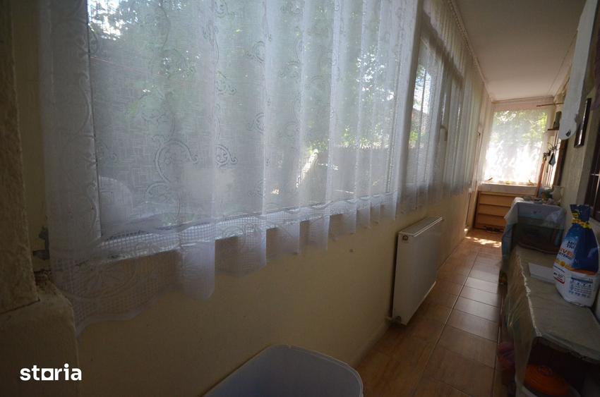 Casă cu 4 camere cu Teren 600 Mp în Andronache