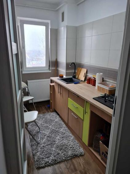 Apartament cu 3 camere semidecomandat în Nord