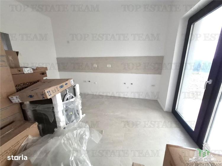 Casă cu 4 camere în Ostratu