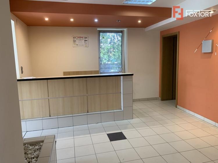 Casă individuală cu 10 camere cu Canalizare în Mehala