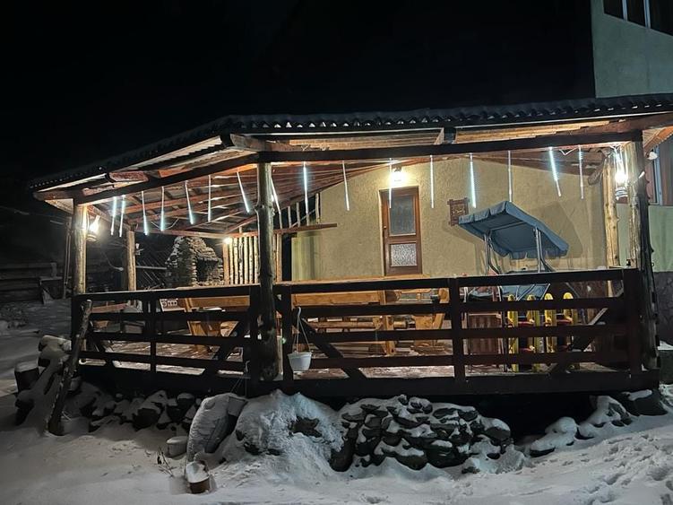 Casă cu 5 camere cu Teren 1371 Mp în Ortoaia
