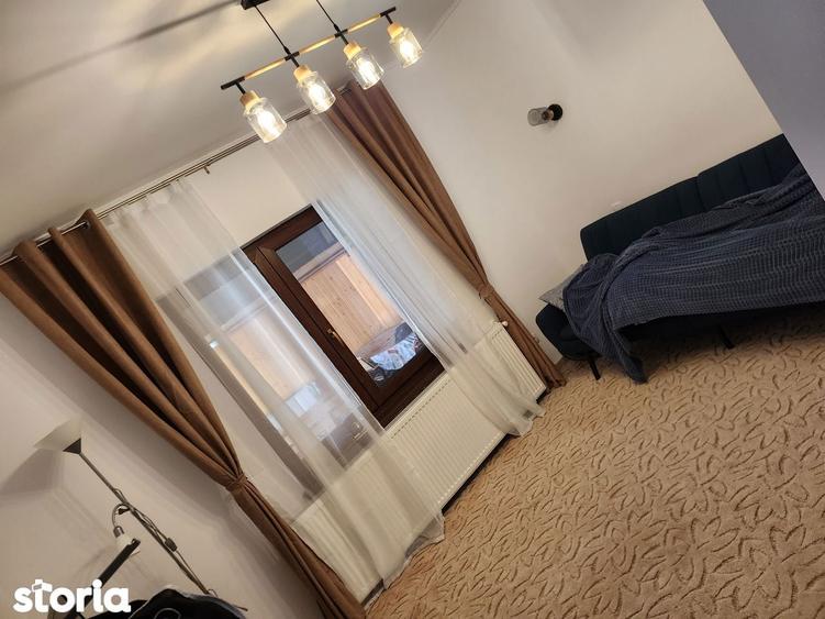 Casă cu 9 camere cu Teren 260 Mp în Central