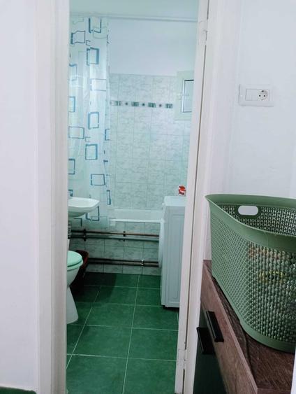 Apartament cu 3 camere decomandat în Complex Studențesc