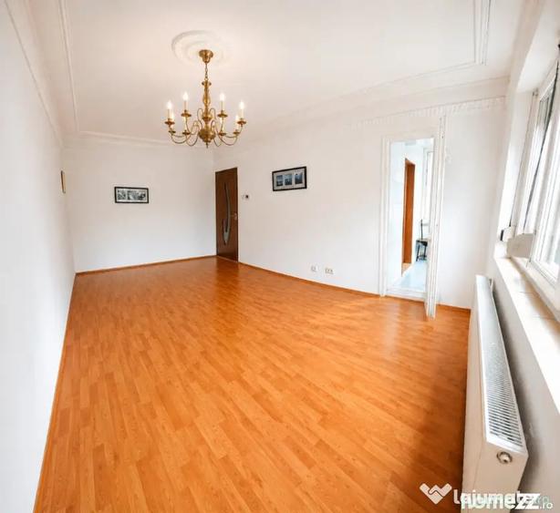 Apartament cu 3 camere decomandat în Micro 21
