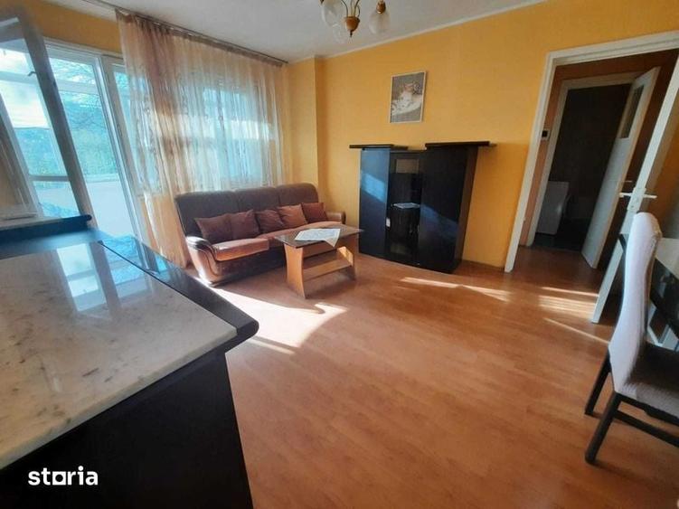 Apartament cu 2 camere semidecomandat în Centrul Civic