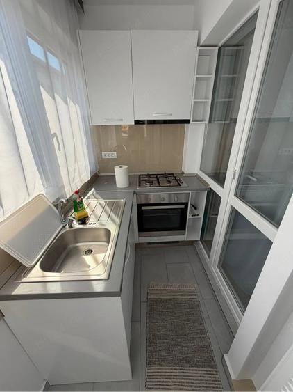 Apartament cu 2 camere decomandat în Roșu