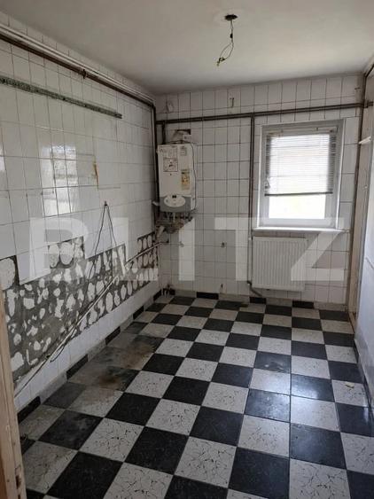 Apartament cu 3 camere decomandat în 1 Mai