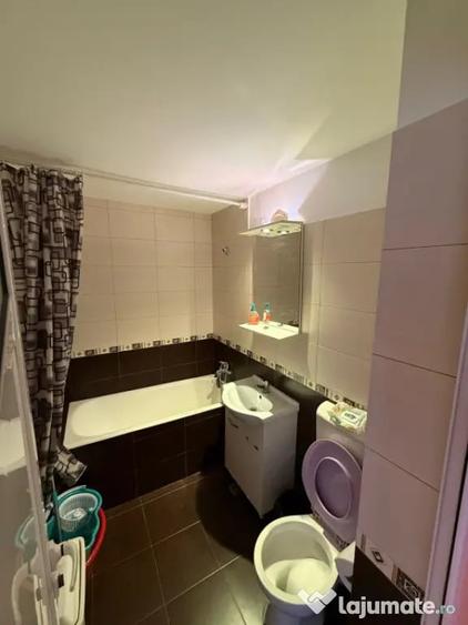 Apartament cu 3 camere decomandat, mobilat în Bogdan Vodă