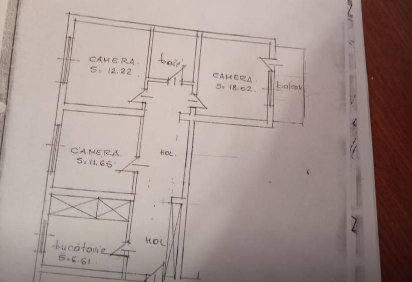 Apartament cu 3 camere decomandat în Obor
