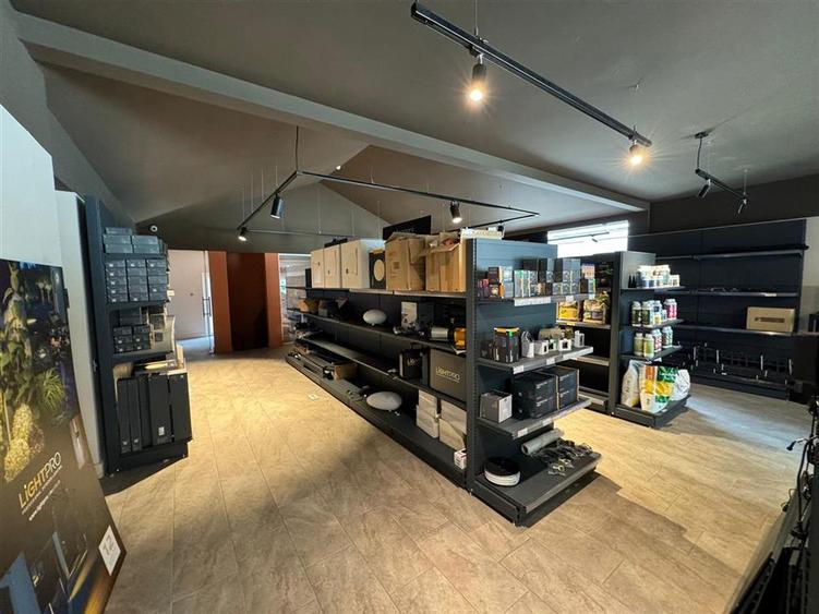 Spațiu comercial, de 200 mp, în Sud-Est
