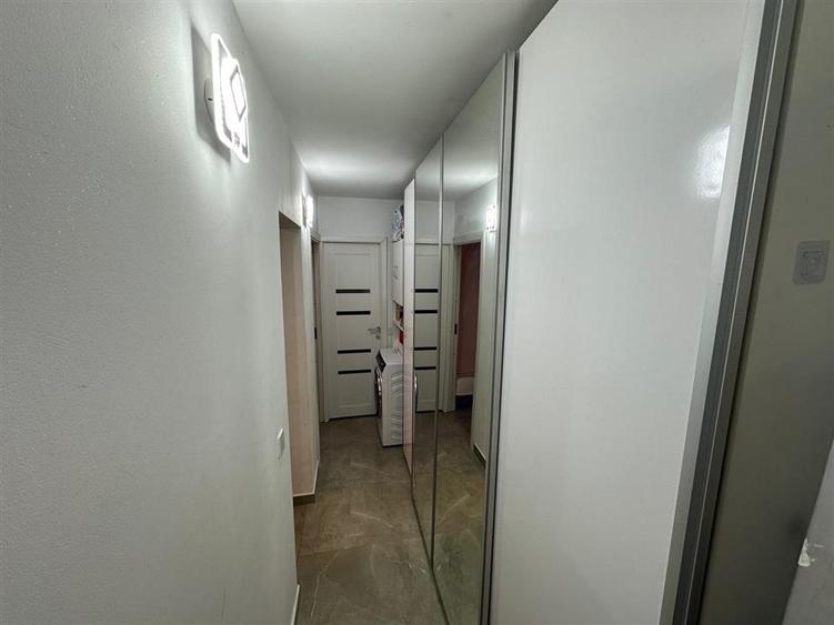 Apartament cu 3 camere semidecomandat în Zimbru
