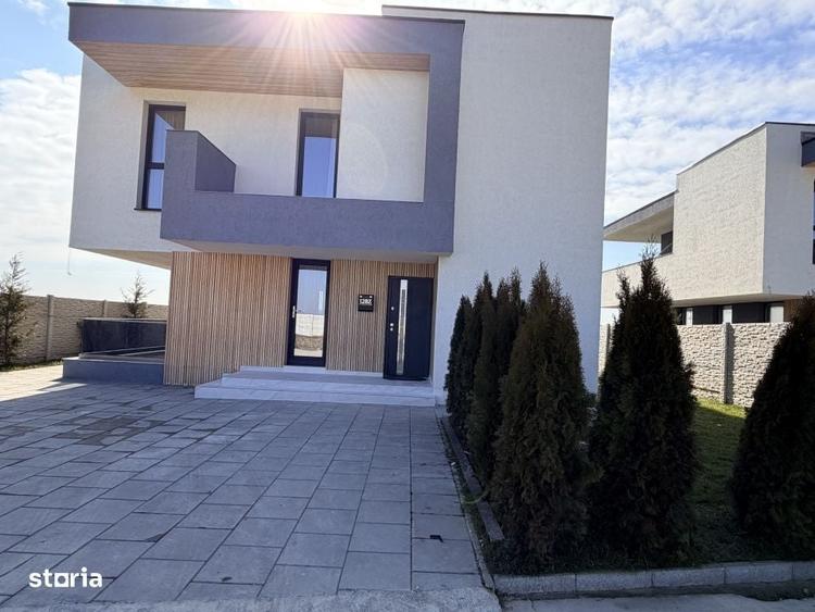 Casă cu 4 camere cu Teren 400 Mp în Domnești